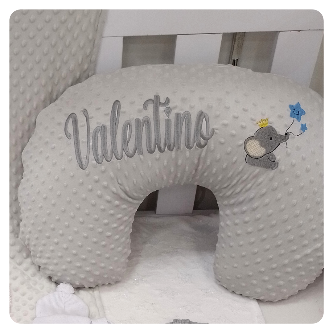 Cojín de lactancia fondo entero bordado