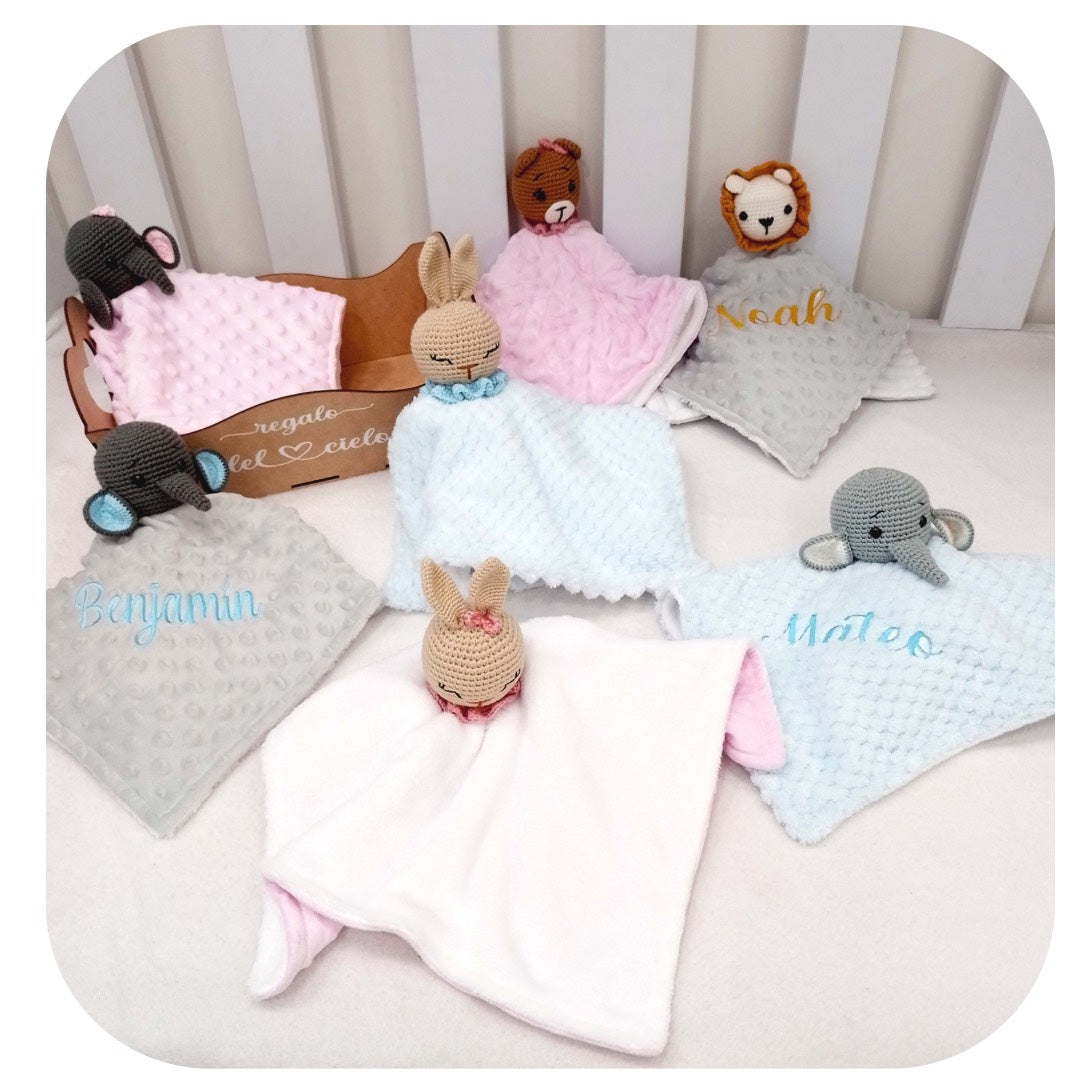 Manta de apego bordada