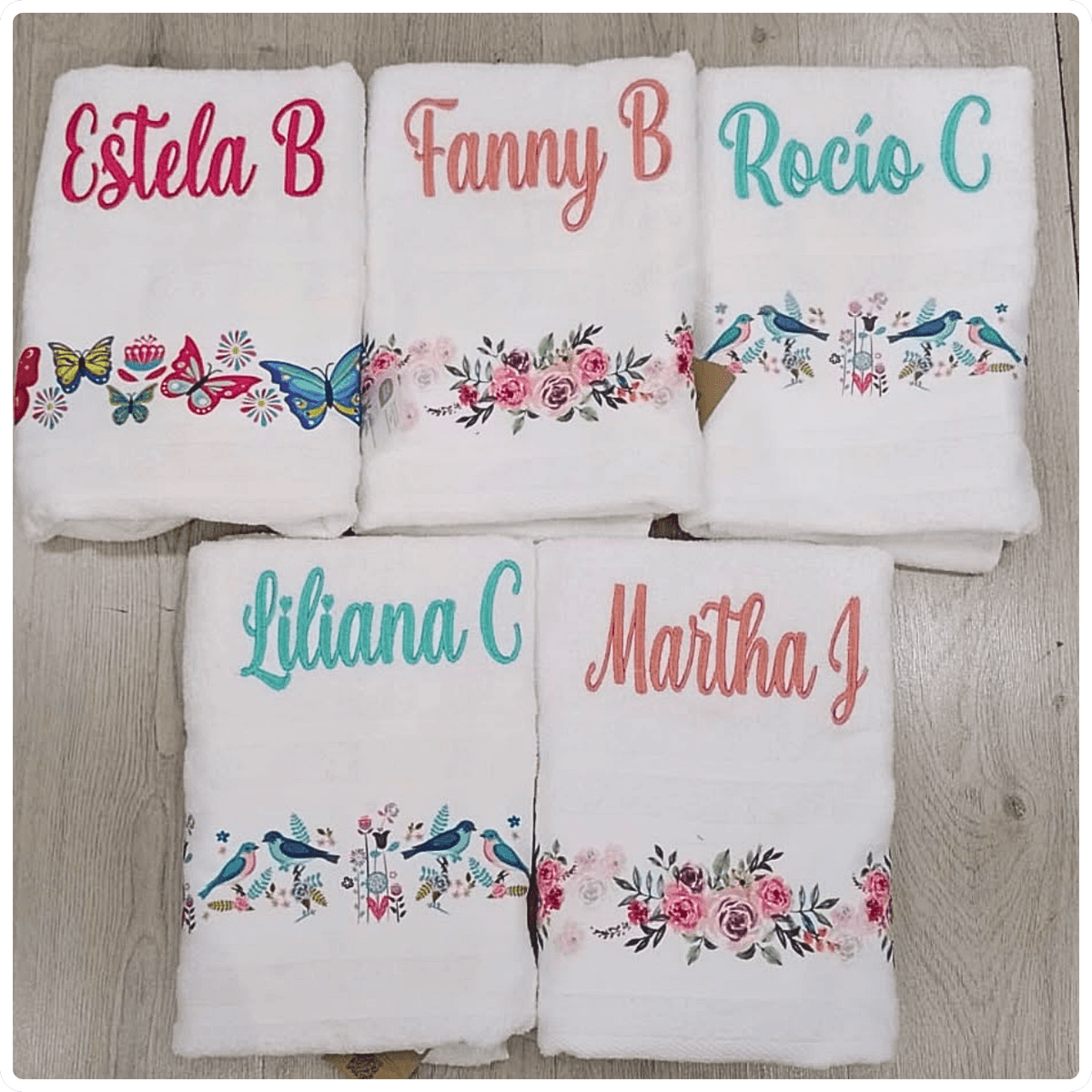 Toallon cuerpo franja decorada